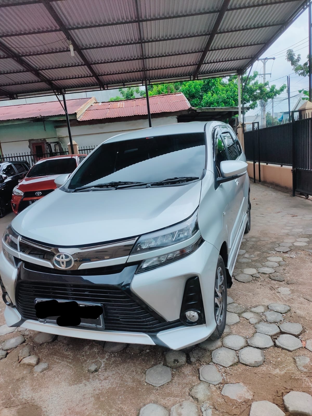 Sewa Mobil Innova