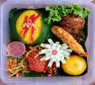 Paket Nasi Kuning