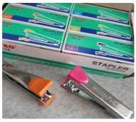 STAPLES KECIL JOYKO NO 10